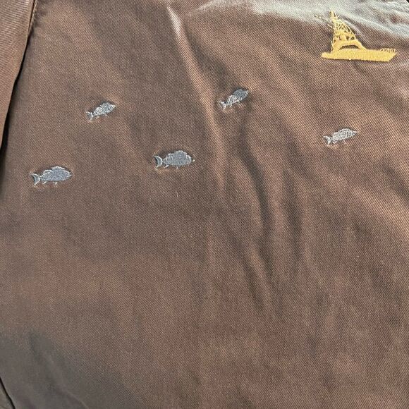 Vineyard Vines boys size 18 navy blue shirts with fish and a boat - Picture 6 of 10